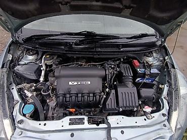 Honda: Honda Fit: 2005 г., 1.5 л, Вариатор, Бензин, Хэтчбэк — 6