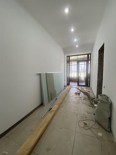 нужна: СДАЁТСЯ КОММЕРЧЕСКОЕ ПОМЕЩЕНИЕ — 539 м² ПЕРВАЯ ЛИНИЯ, Бульвар Эркиндик — 6
