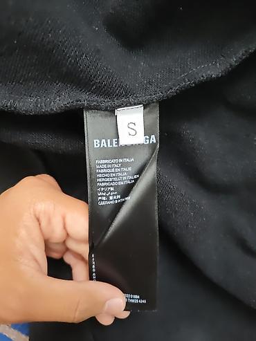 pari: Худи на молнии Balenciaga, размер S( но на мне хорошо сидит у меня — 4