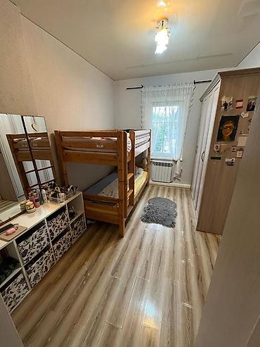 Продажа коттеджей и домов: Продается дом в городе Токмак * Комнаты: 5 спален большой зал — 4