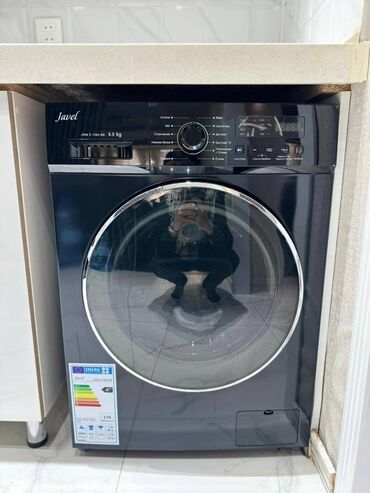 Uzunmüddətli kirayə mənzillər: 28 May metrosu yanınında mənzil kirayə verilir. Mərtəbə 15/7. Ümumi — 16