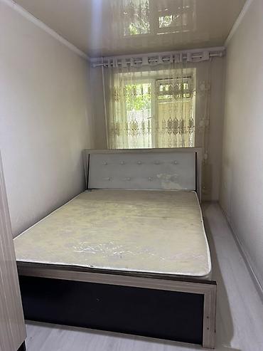 Двуспальная кровать, Б/у, С матрасом, длина - 200 см