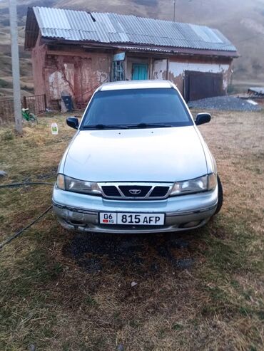 Daewoo Nexia: 2004 г., 1.6 л, Механика, Бензин, Седан