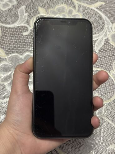 Apple iPhone: IPhone 11, Qara, Face ID — 9