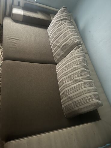мягкие раскладные диваны: Диван-кровать, цвет - Коричневый, Б/у