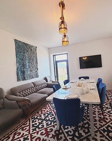 Ысык-Көлдө конок үйлөр: Ысык-Көлдө конок үйү, Kurjún Karakol Guest House, Каракол, 4 орун, Күнүмдүк — 6