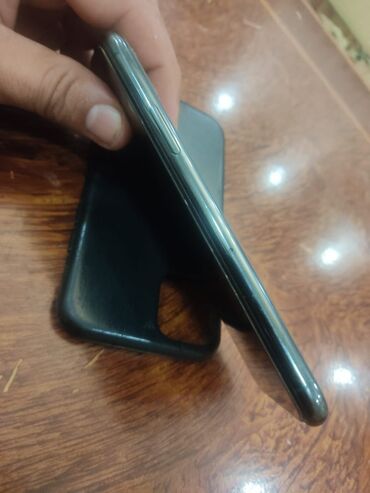 Apple iPhone: IPhone 11 Pro — 4