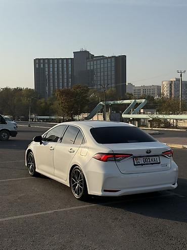 fit rs: Toyota Corolla: 2022 г., 1.8 л, Автомат, Бензин, Седан — 4