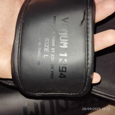 İdman dəstləri: Venum dəst. Təzə kimidi az işlənib səliqəli işlənib. Əlcək-30m, Fut 40 — 18