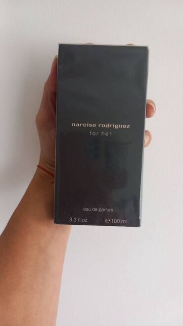 Parfemi: Blizi se kraj ove godine,a sa njom i velika novogodisnja rasprodaja — 26