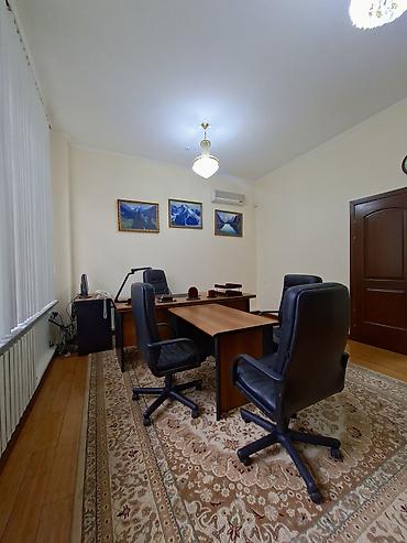 конференц: Сдаю Офис целиком: 300 м², В жилом комплексе, С ремонтом, Первая линия, С отдельным входом, С отдельным санузлом — 10