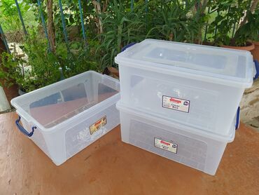 Digər qab-qacaq və mətbəx ləvazimatları: Qida və digər məhsullarının saxlanılması üçün plastik qablar