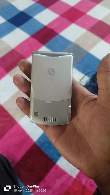 миле бытовая техника: Motorola Droid Razr M, Б/у, < 2 ГБ, цвет - Серебристый, 1 SIM