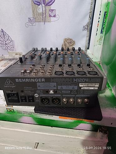 пулты: Аналоговый микшерный пульт Behringer Xenyx X1204USB - 12‑входовый — 2