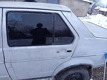 авто вит: Volkswagen Jetta: 1988 г., Седан — 4