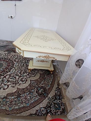 yigilan stul: Klassik üslubda yemək otağı dəsti - Tərkib: 1 ədəd iri yemək masası — 4