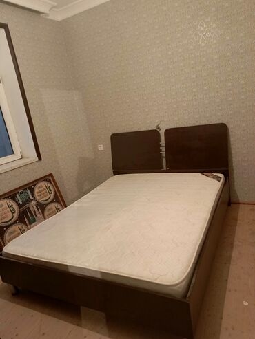 işlənmiş yataq: Yataq otağı dəstləri