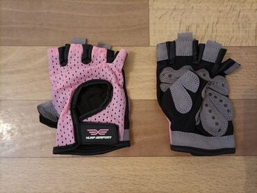futbolnye butsy s shipami: Розовые спортивные перчатки, S, новые