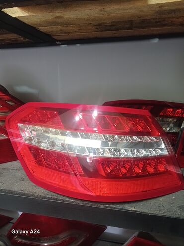 Arxa stopları: Mercedes-Benz — 9