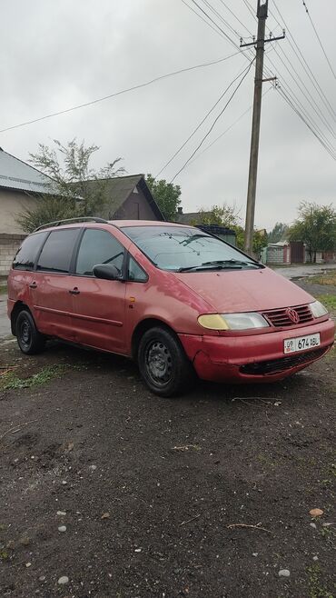 нова 2: Volkswagen Sharan: 1997 г., 2 л, Механика, Бензин, Минивэн