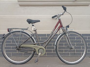 детская велосипед: Продаю велосипед привозной Англия в хорошем состоянии алюминий рама 28