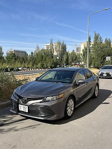 geely e5: Toyota Camry: 2018 г., 2.5 л, Автомат, Бензин, Седан — 2