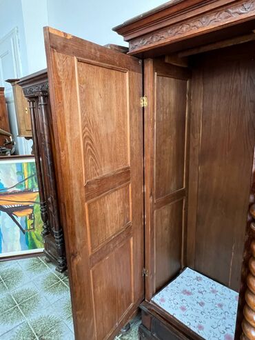 Ormari: Starinski dvokrilni ormar od punog drveta, sa bogatim rezbarenim — 29