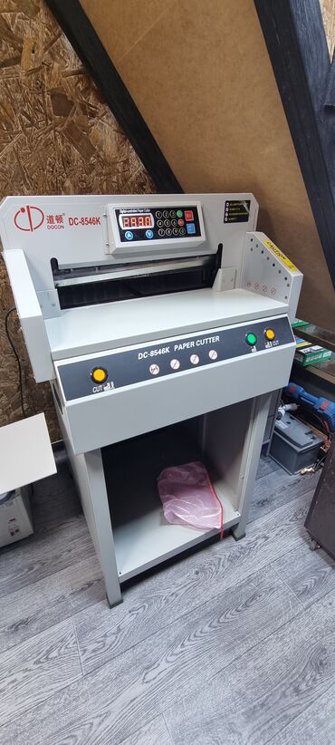 резчик в типографию: Резак. Гильотина. Электрогильотина для бумаги DOCON DC-8546K - Тип