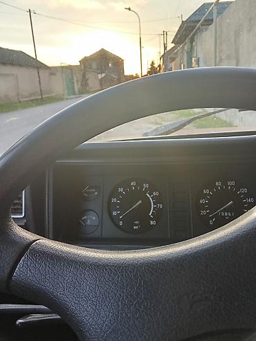 2107 baqaj: VAZ 2107, qırmızı rəng, sedan kuzov Xüsusiyyətlər: bez krasqa bez — 5