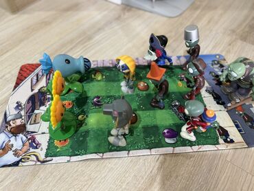 Игрушки: Игровой набор по мотивам Plants vs. Zombies 3 комплекта все фигурки — 12