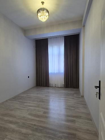 Mənzillər: 3 otaqlı, Yeni tikili, 82 kv. m — 4