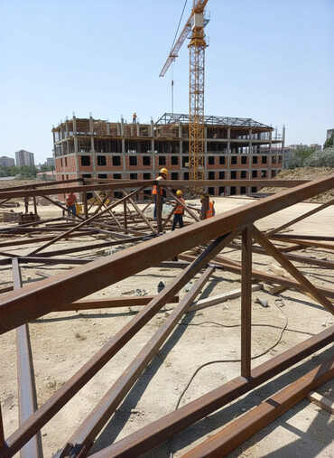 üsten cıxma şiferlər: Metal konstruksiyalar, müxtəlif tikinti layihələrində istifadə üçün