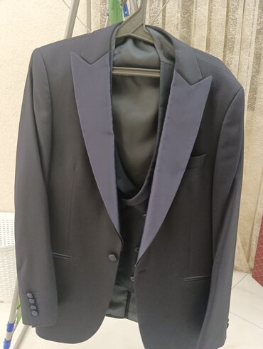 Kostyumlar: Kastyumlar hamısı satılır. hamısı 1 dəfə geyinilib. 3ü birlikdə bu — 3