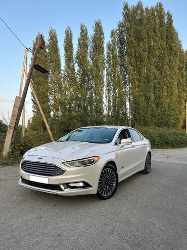 Ford Fusion: 2 л | 2018 г. 171200 км Седан