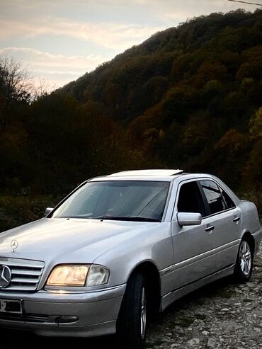 Mercedes-Benz: Mercedes-Benz C-Class: 2.8 l | 1995 il Sedan — 1