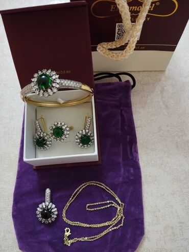 Zərgərlik dəstləri: Zərgərlik dəsti – EFE Model Jewellery Tərkib: - Qızılı rəngli sərt — 7