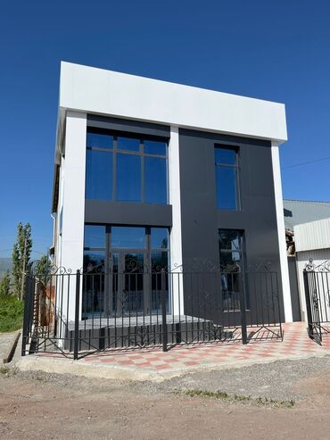 сдаю комнату балыкчы: Сдаётся в Аренду коммерческое двухэтажное здание 300 м² в центре
