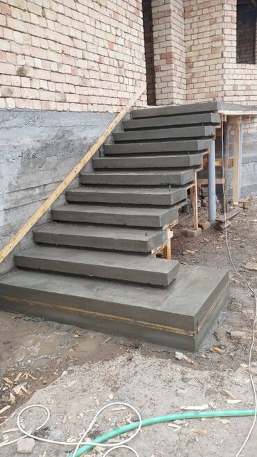 Деревянные лестницы: Деревянная лестница Для дома, Гарантия, Вид дерева: Лиственница, Форма лестницы: Винтовая, Стиль: Хайтек — 6