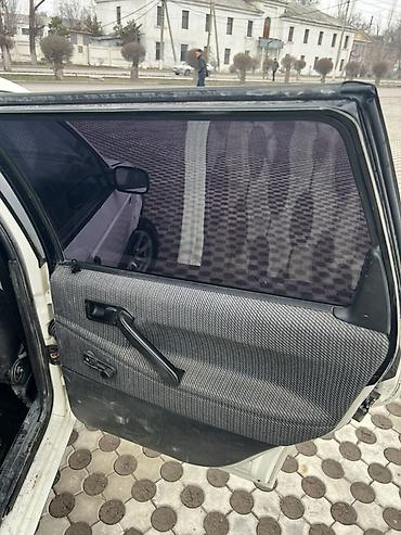 Volkswagen: Volkswagen Passat Variant: 1990 г., 2 л, Механика, Бензин, Универсал — 11