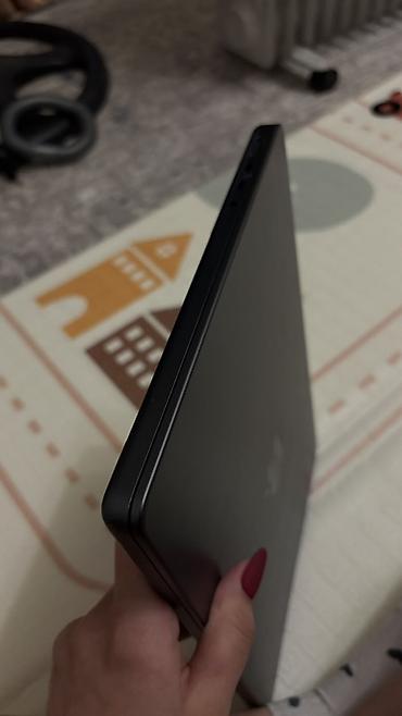 x1 yoga: MacBook Pro в чёрном цвете. Ноутбук Apple в тонком алюминиевом — 6