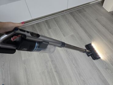 Štapni usisivači: Philips bežični štapni usisivač – 8000 Kupljen 06.03.2025, u — 4
