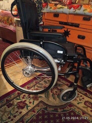Инвалидные коляски: Продаём инвалидную коляску, почти новая один месяц б/у за 9000 тысяч