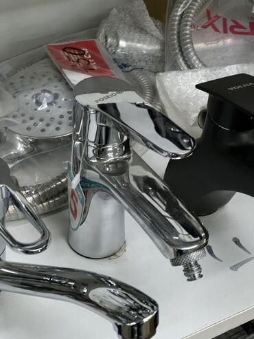 цена смесителя на кухню: Смеситель для раковины POSIEDON (однорычажный) - Материал