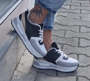 Women's Sneakers and athletic shoes: 41 na lalafo.rs — 18 Women's Sneakers and athletic shoes: 41 — 18