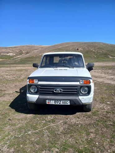 меняю дом на машину: ВАЗ (ЛАДА) 4x4 Нива: 2000 г., 1.7 л, Механика, Бензин, Внедорожник