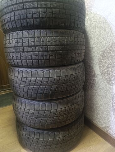 Шины: Продаю зимнию резину 215/45/17 2 баллона TOYO 3 баллона BRIDGESTONE