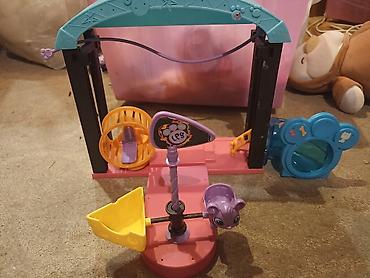 Игрушечные фигурки: Hasbro 2014-cü ildə istehsal olunmuş «Fun Park Style Set» olan — 1