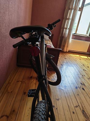 bravoda velosiped: Specialized Rockhopper dağ velosipedi - Çərçivə: Specialized — 1
