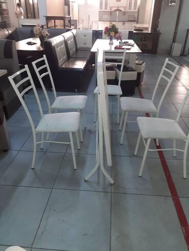 Комплекты столов и стульев: Стол
