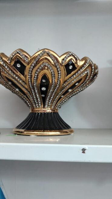 dibçek gulleri: Одна ваза, Керамическая